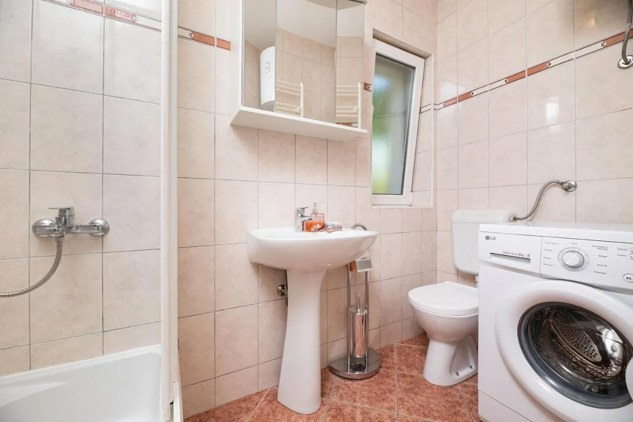 Apartment Jelusic Baška 0*,